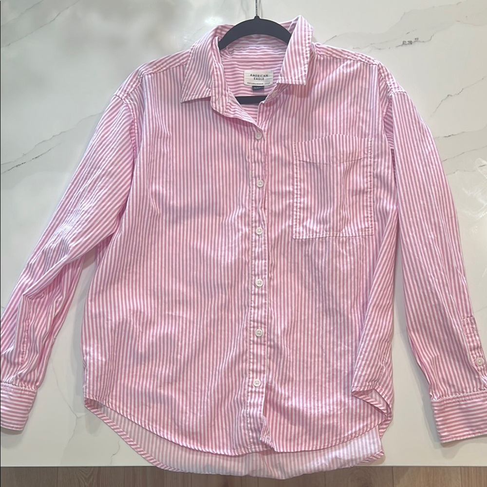 AMERICAN EAGLE Light Pink Striped Button Up